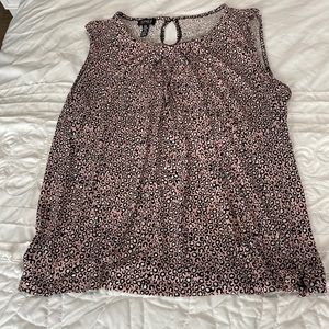 Leopard business top